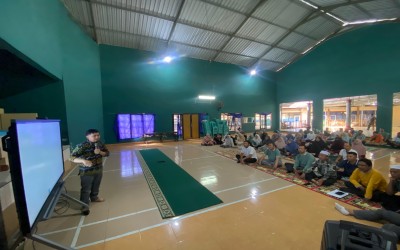 Komunitas Belajar Guru di SMAN 1 SIKUR